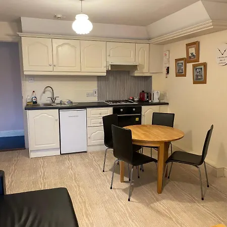 An Stor Townhouse 3*