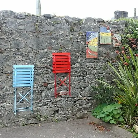 An Stor Townhouse بيت ضيافة ميدليتون