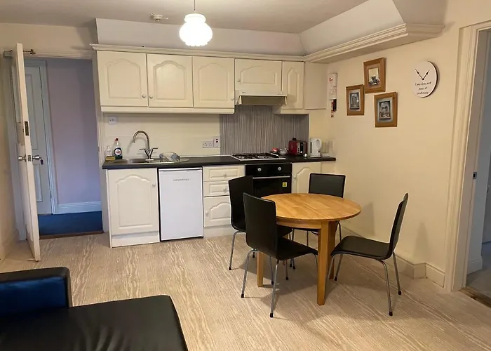 An Stor Townhouse 3*