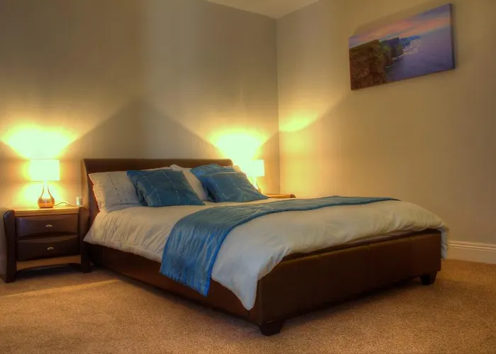 An Stor Townhouse 3*